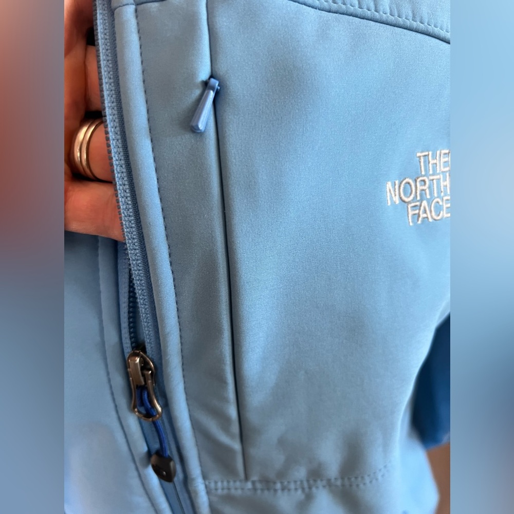 The North Face Apex Bionic Softshell Jacket - image 3